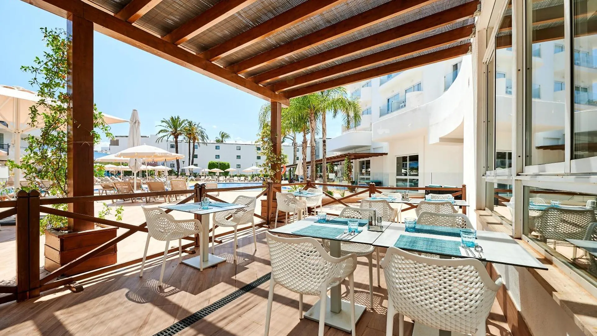 Aparthotel Aluasun Continental Park Hotel & Apartments Playa de Muro