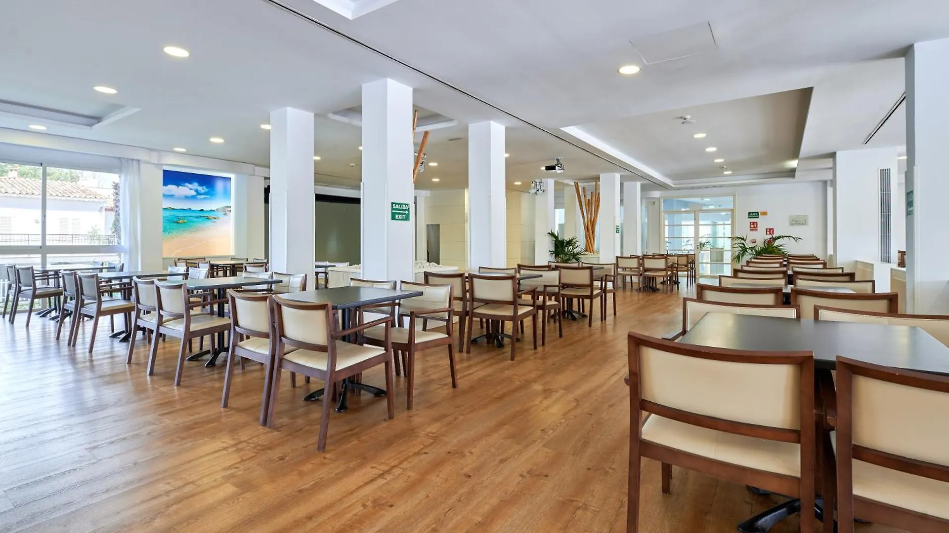 Aparthotel Aluasun Continental Park Hotel & Apartments Playa de Muro