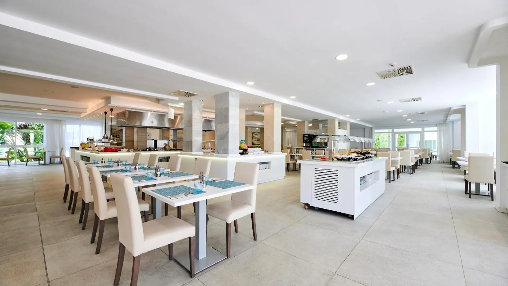 Aluasun Continental Park Hotel & Apartments Playa de Muro  Spain