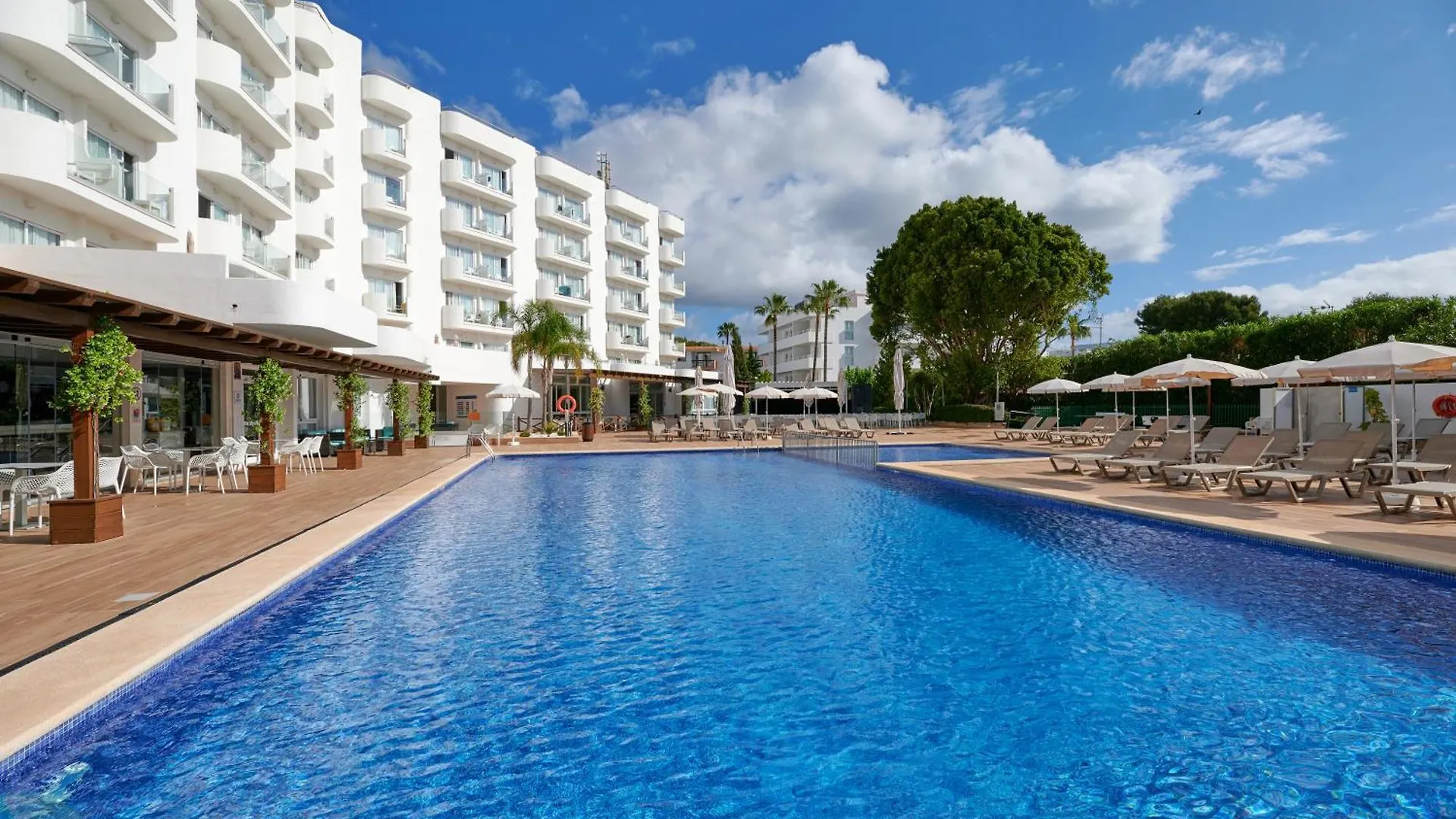 Aparthotel Aluasun Continental Park Hotel & Apartments Playa de Muro