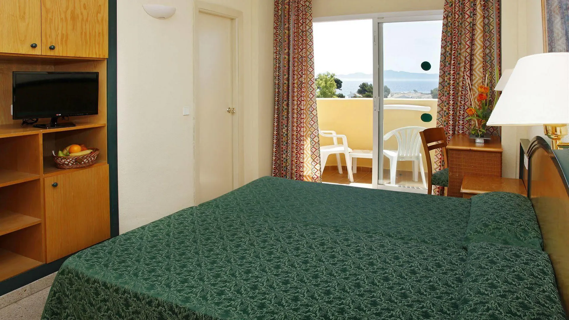 **** Aparthotel Aluasun Continental Park Hotel & Apartments Playa de Muro  Spain